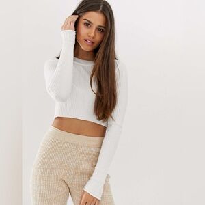 *NWT* ASOS DESIGN Cropped Crew Neck Ribbed Jumper Sweater in Cream, Size 6